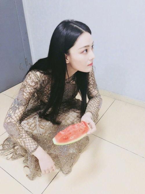 刘莹吃瓜,揭秘娱乐圈幕后故事